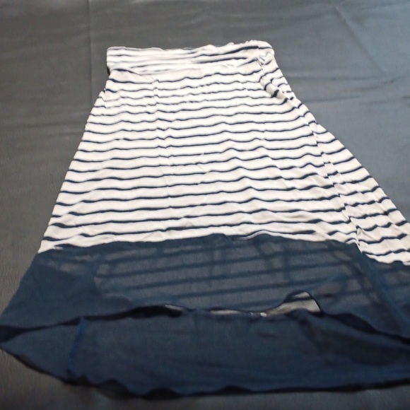 JENNA & JESSIE lt weight skirt - Picture 5 of 5